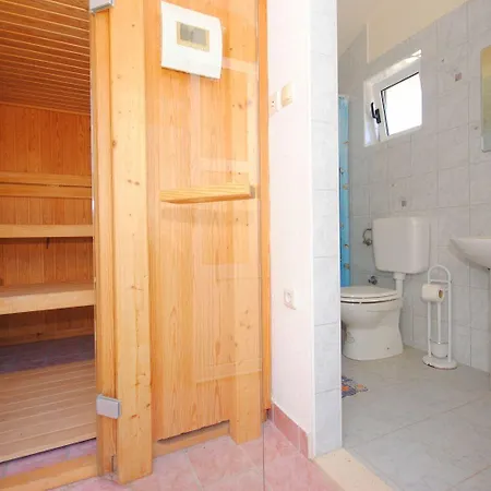 Casa vacanze Two , Heated Pool, Sauna Kaštela
