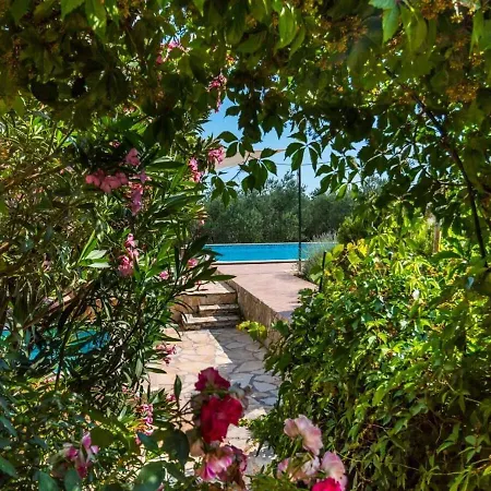 Two , Heated Pool, Sauna Casa vacanze *